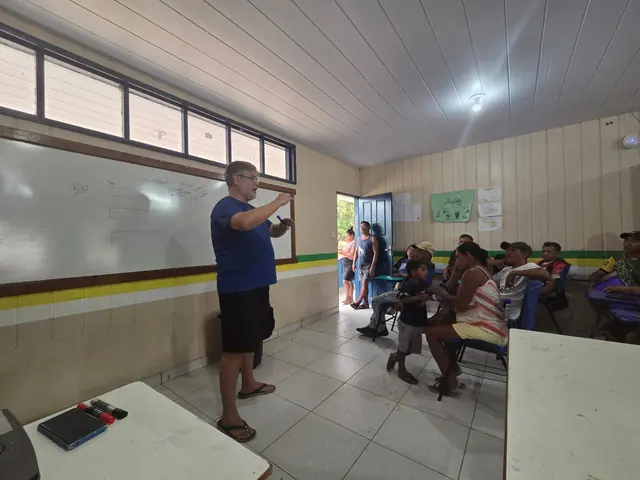 Atividade de apresentação e diálogo com participantes