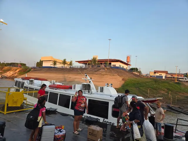 Embarque e deslocamento da viagem de campo pela região amazônica